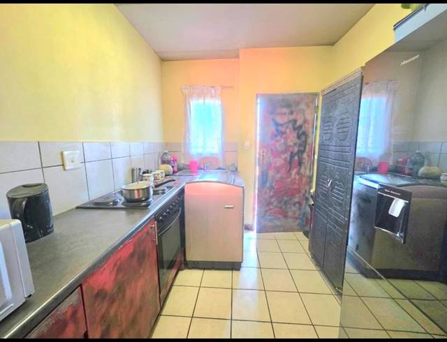 2 BEDROOM APARTMENT FOR SALE IN DAWN PARK